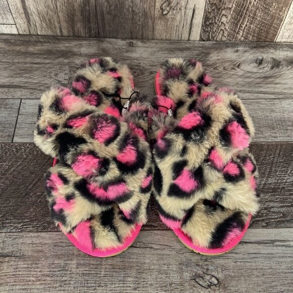Women's Fuzzy Sandals - Picture 2 of 2